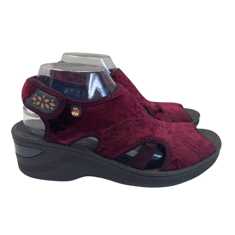 Bzees Drama Sandals Womens 9.5 Burgundy Velvet Wedge Comfort Walking Shoes